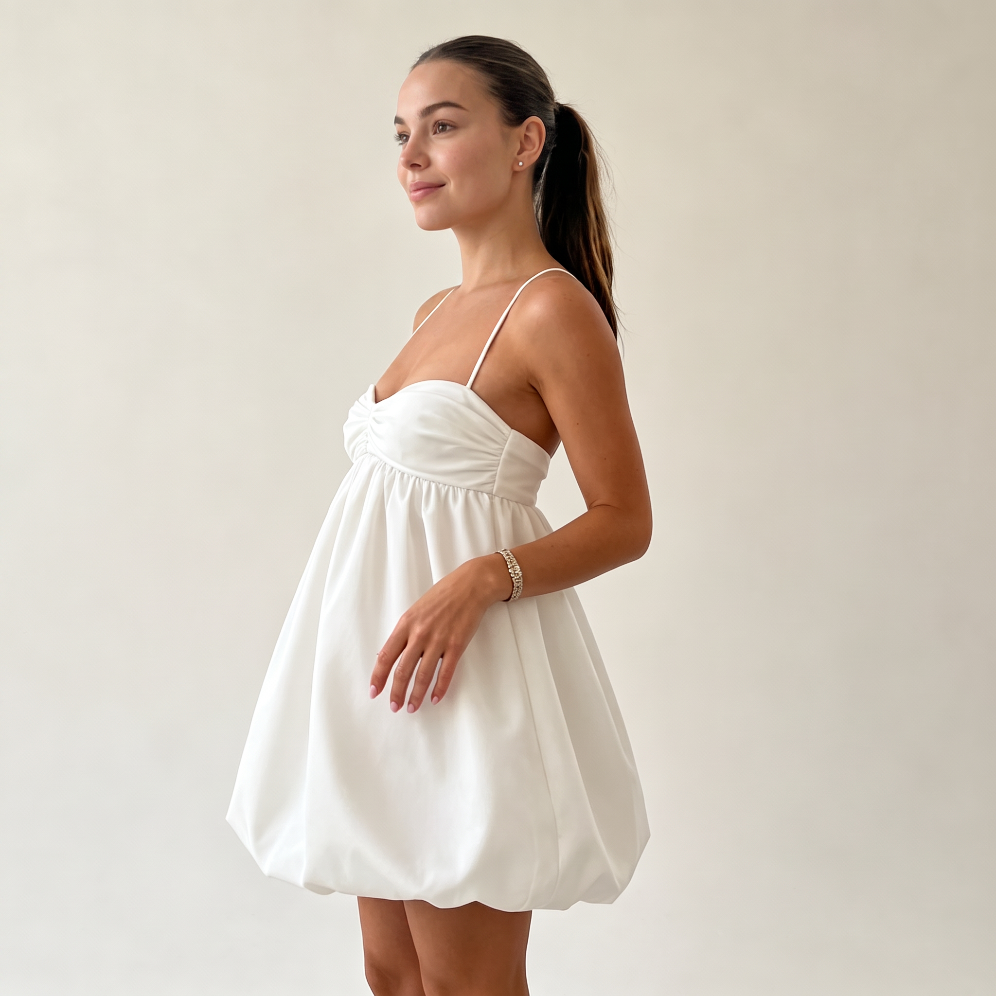 Vestido corto blanco bombé - lateral